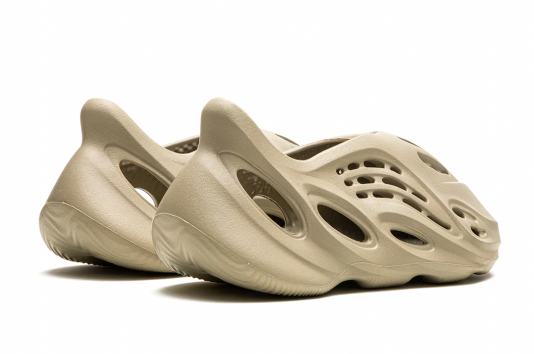 Yeezy Foam Runner “Stone Salt”