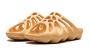 Yeezy 450 Slide “Cream”